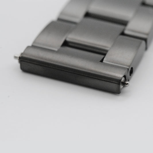 Field Oyster Bracelet In Gunmetal Primary View